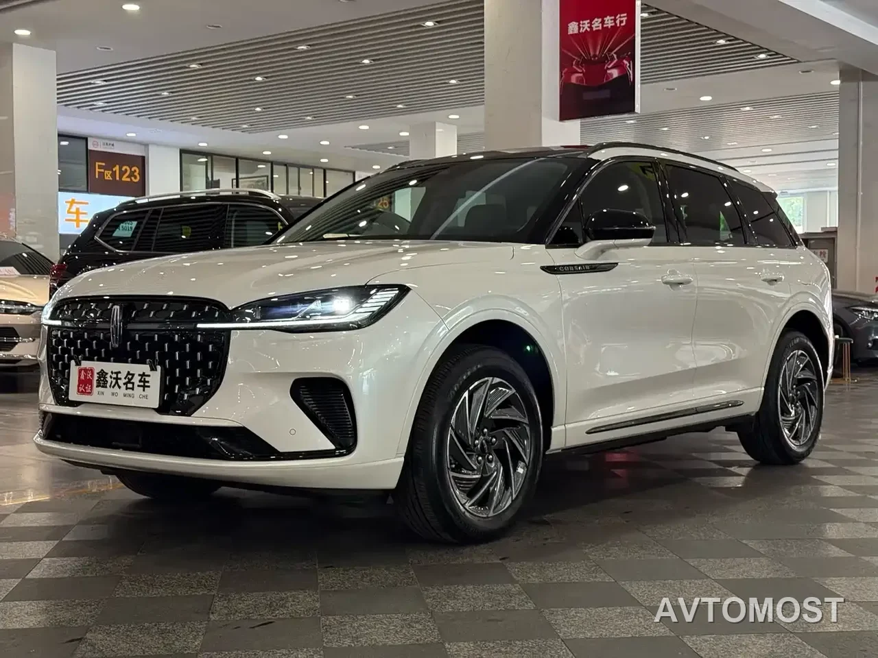 Lincoln Adventurer 2024 1.5T 2WD Premium Hybrid — фото 1