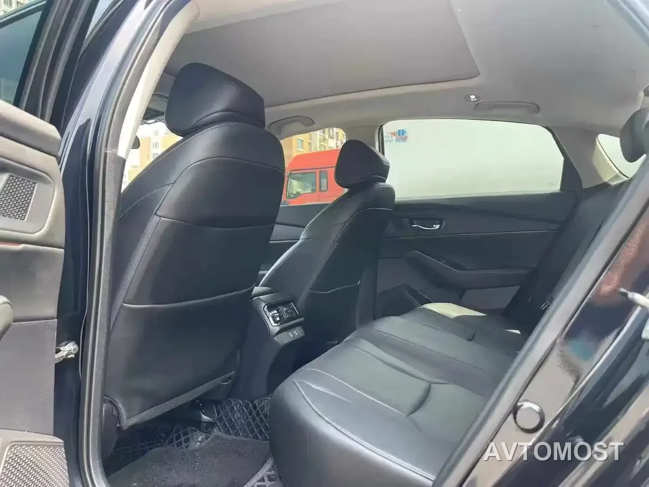 Honda Accord New Energy 2023 2.0L e:PHEV Premium Edition — фото 5