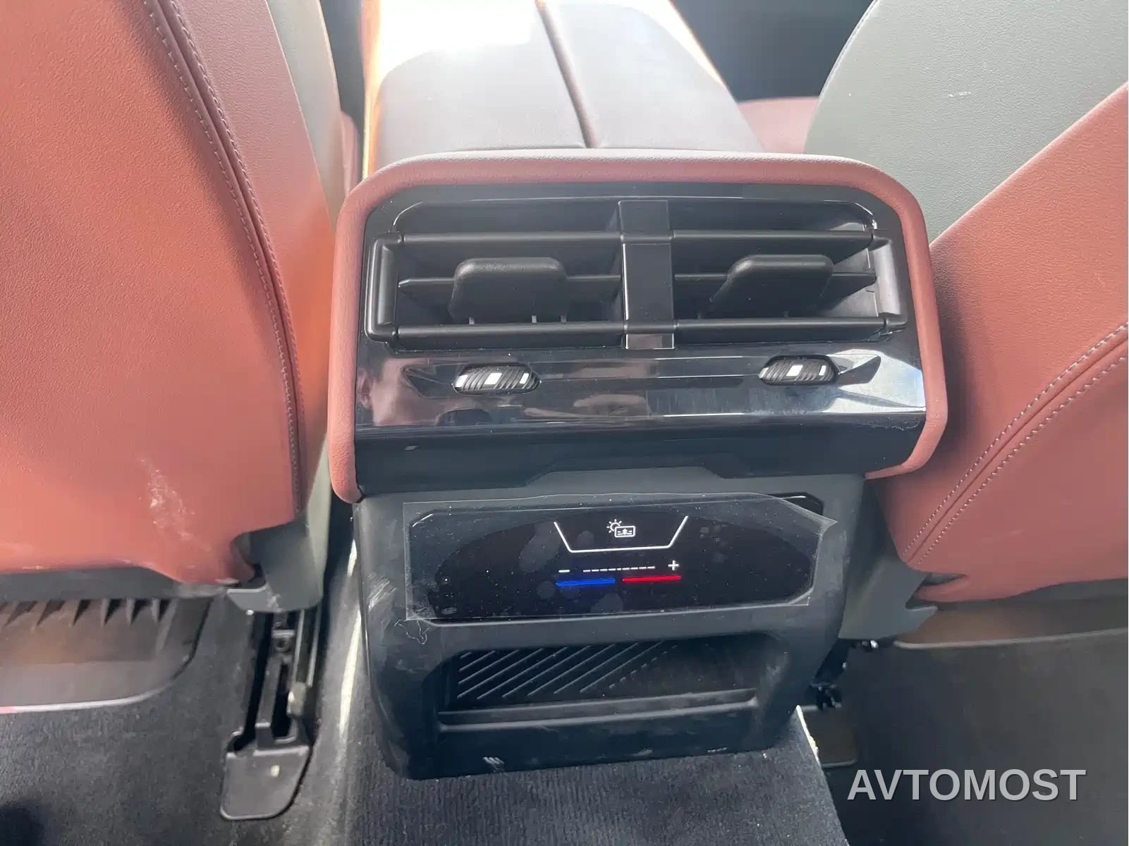 BMW i5 2024 eDrive 35L Premium Model M Sport Package — фото 7