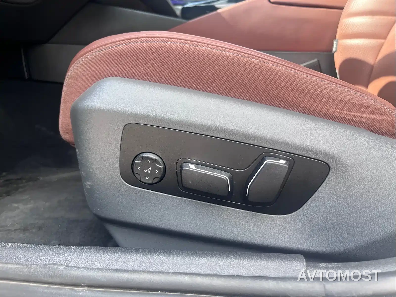 BMW i5 2024 eDrive 35L Premium Model M Sport Package — фото 9