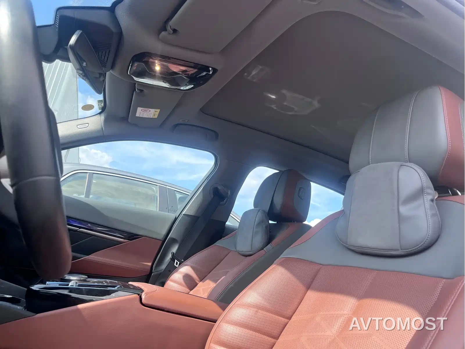 BMW i5 2024 eDrive 35L Premium Model M Sport Package — фото 10