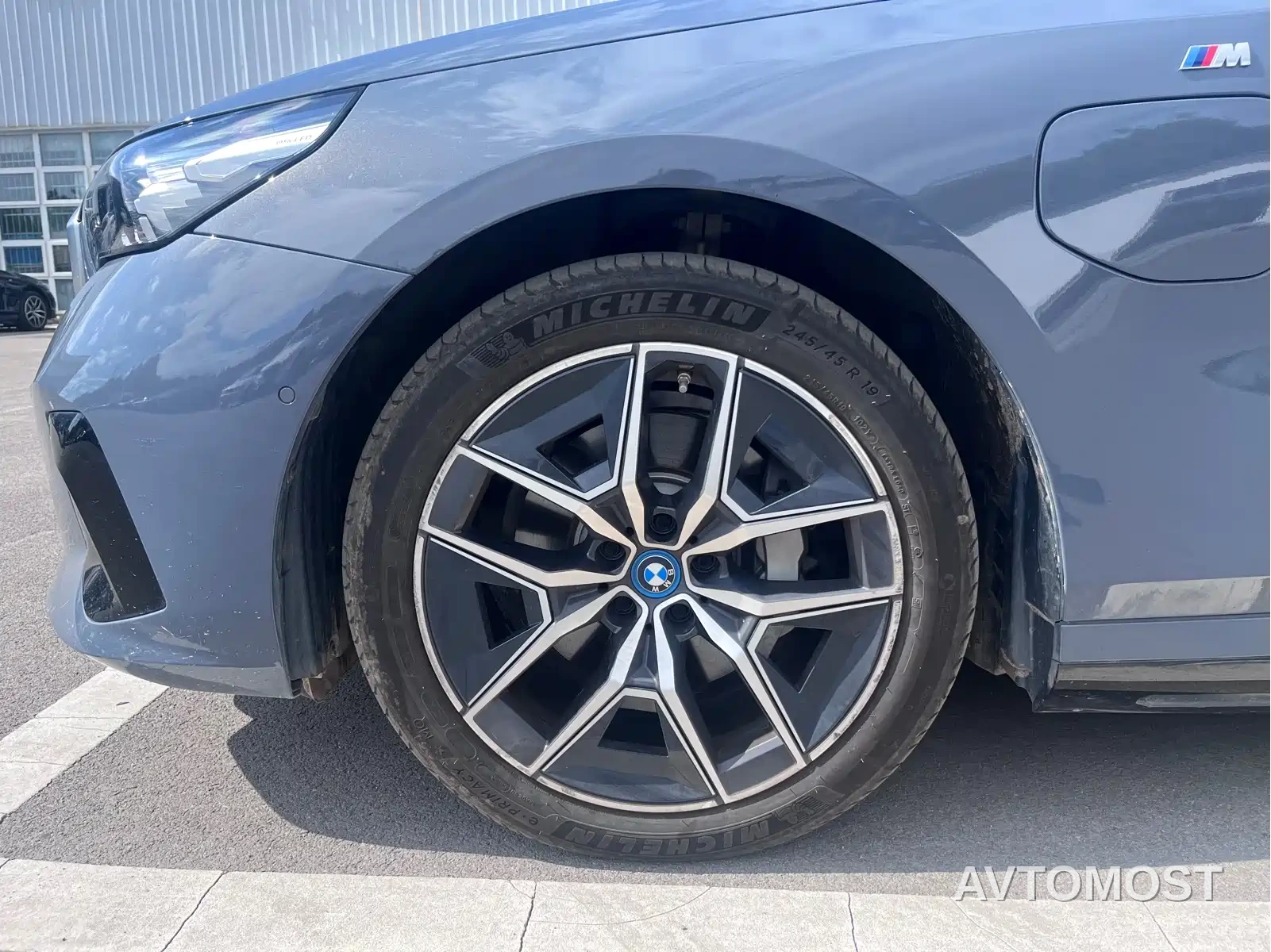 BMW i5 2024 eDrive 35L Premium Model M Sport Package — фото 14