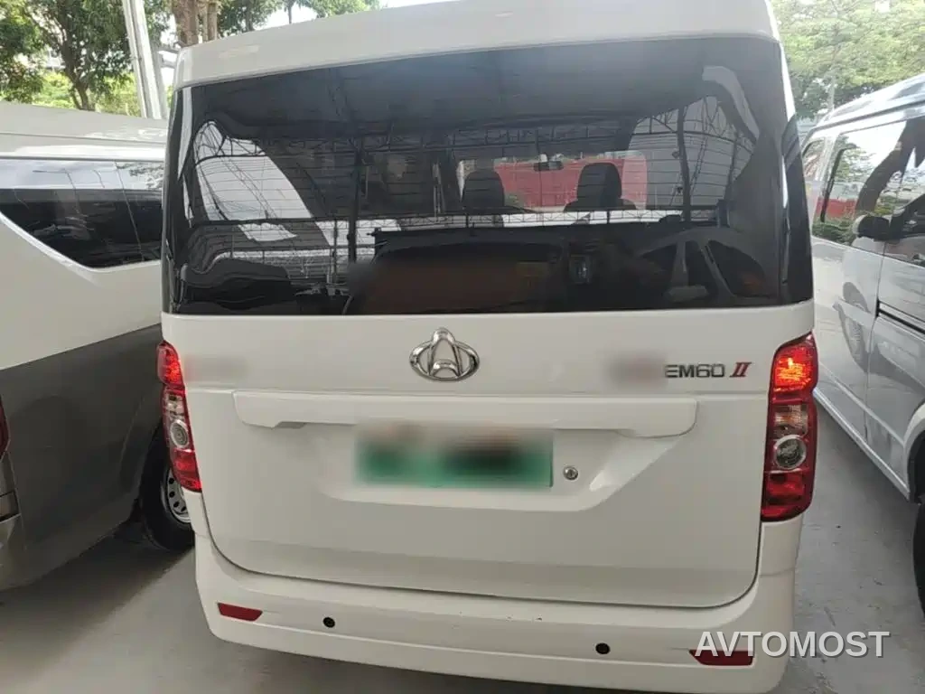 Changan Ruixing EM60 2025 Passenger Version Comfort 7-Seater 300km Liftgate — фото 1