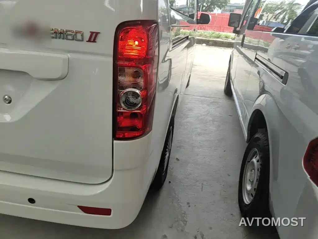 Changan Ruixing EM60 2025 Passenger Version Comfort 7-Seater 300km Liftgate — фото 2