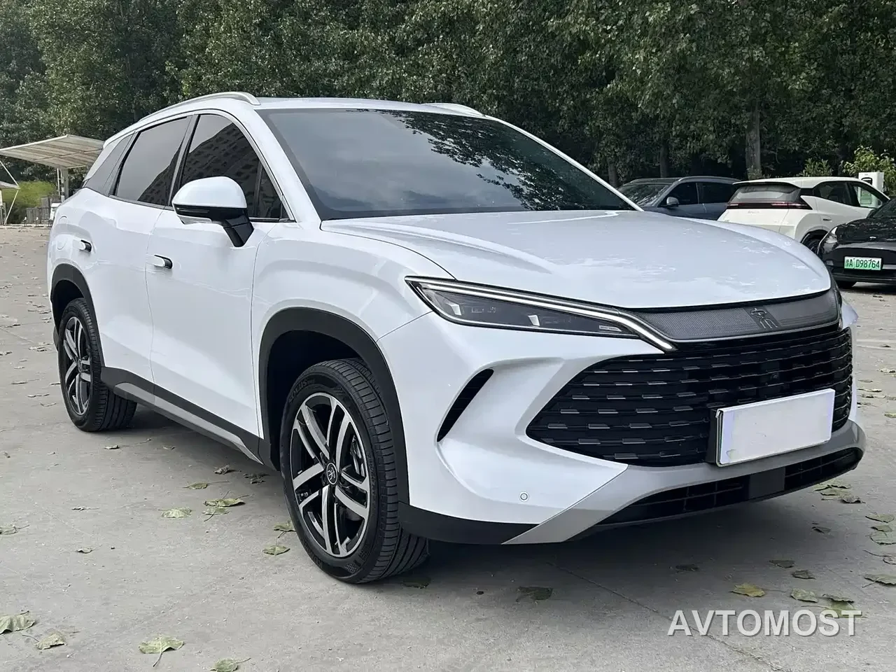 BYD Song L DM-i 2024 75km Leading Edition — фото 3