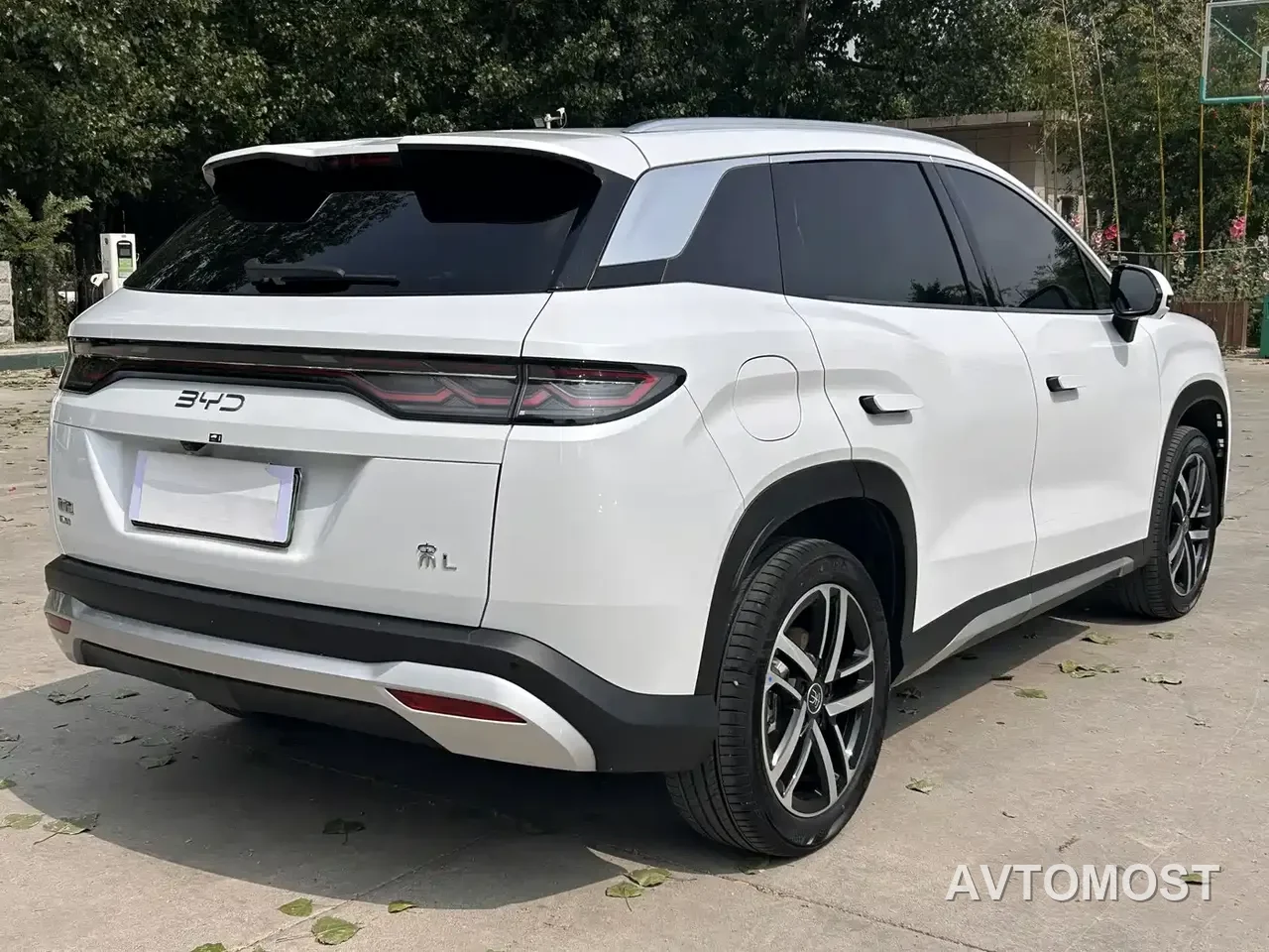 BYD Song L DM-i 2024 75km Leading Edition — фото 4