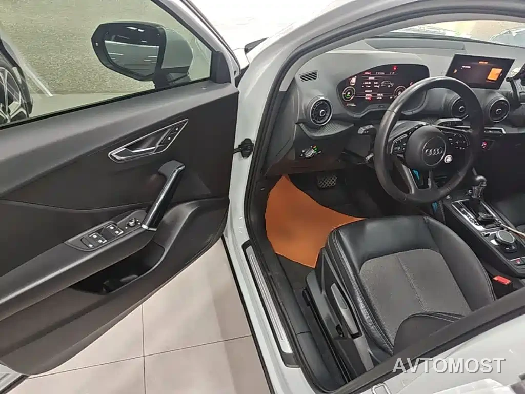 Audi Q2L e-tron 2019 Q2L e-tron Pure Electric Smart Cool Edition — фото 16