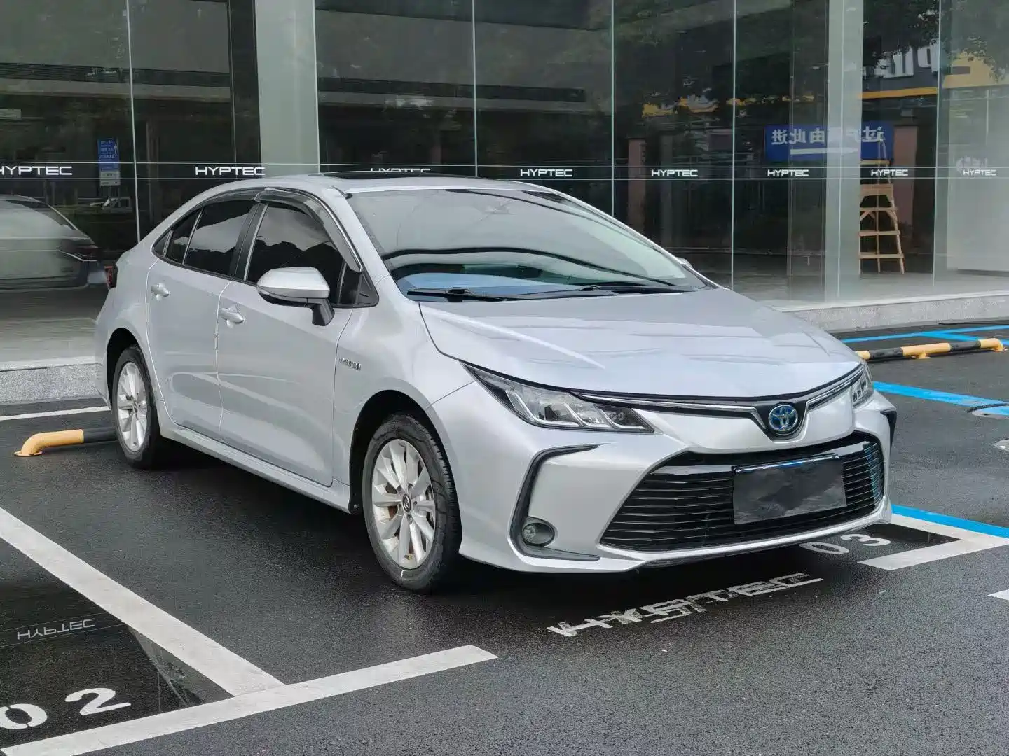 Toyota Corolla 2021 Hybrid 1.8L E-CVT Elite Edition — фото 3