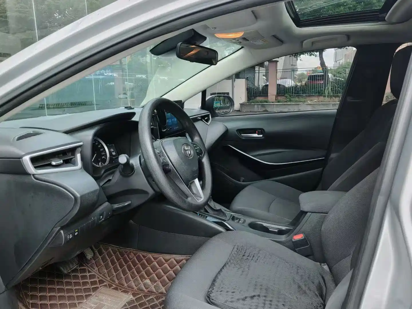 Toyota Corolla 2021 Hybrid 1.8L E-CVT Elite Edition — фото 4