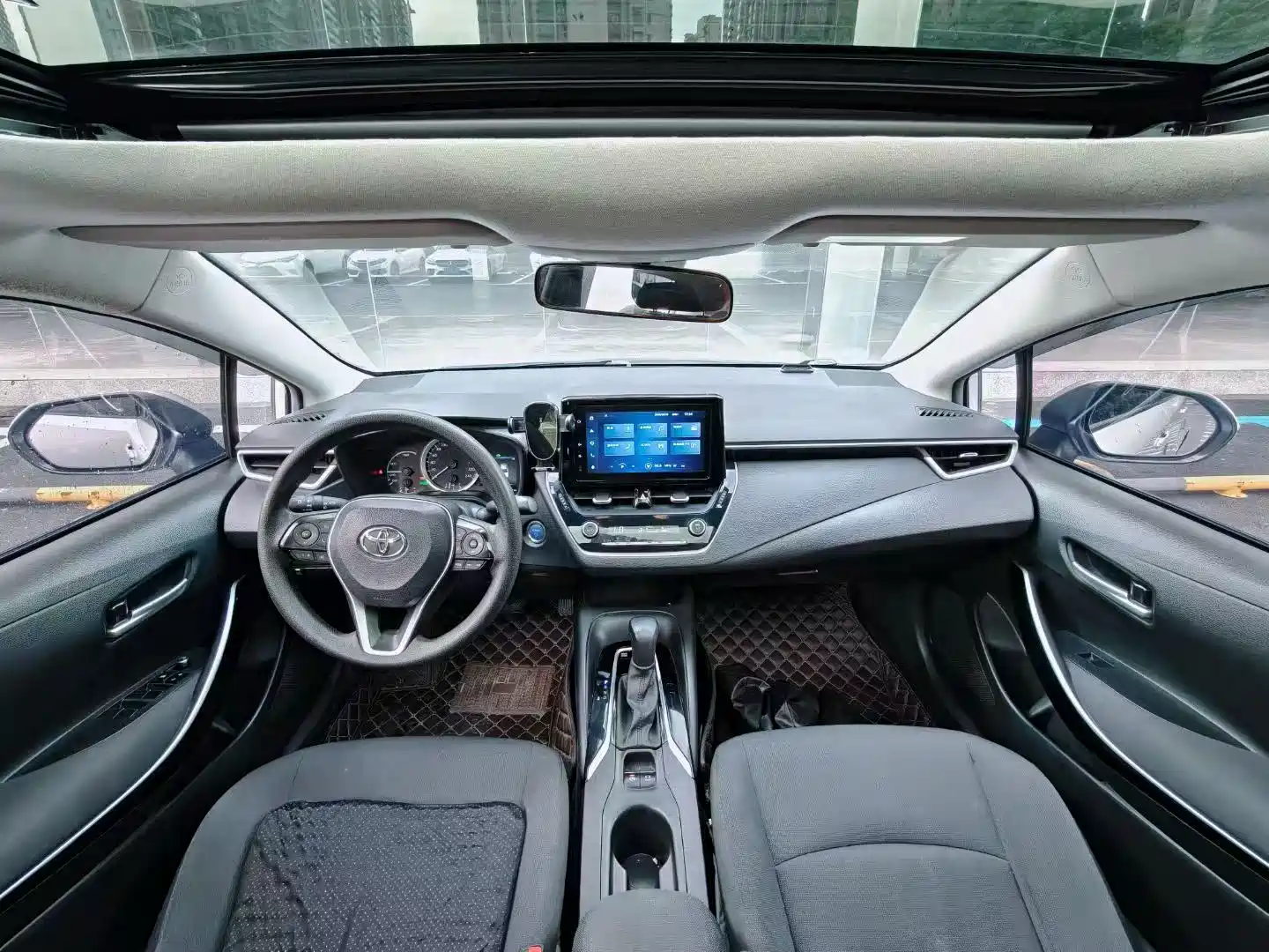 Toyota Corolla 2021 Hybrid 1.8L E-CVT Elite Edition — фото 5