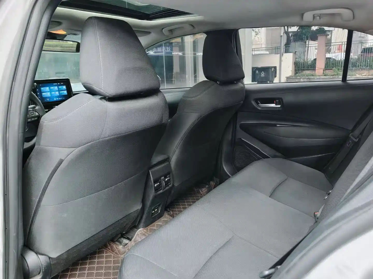 Toyota Corolla 2021 Hybrid 1.8L E-CVT Elite Edition — фото 6