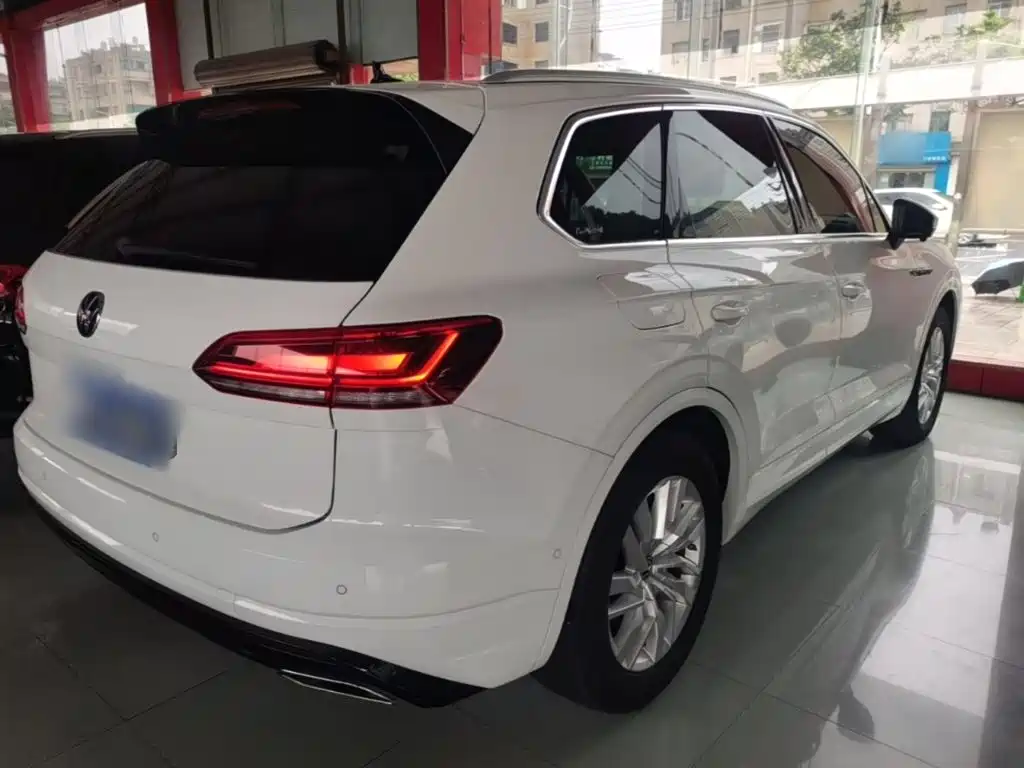 Volkswagen Touareg 2021 2.0TSI R-Line — фото 7