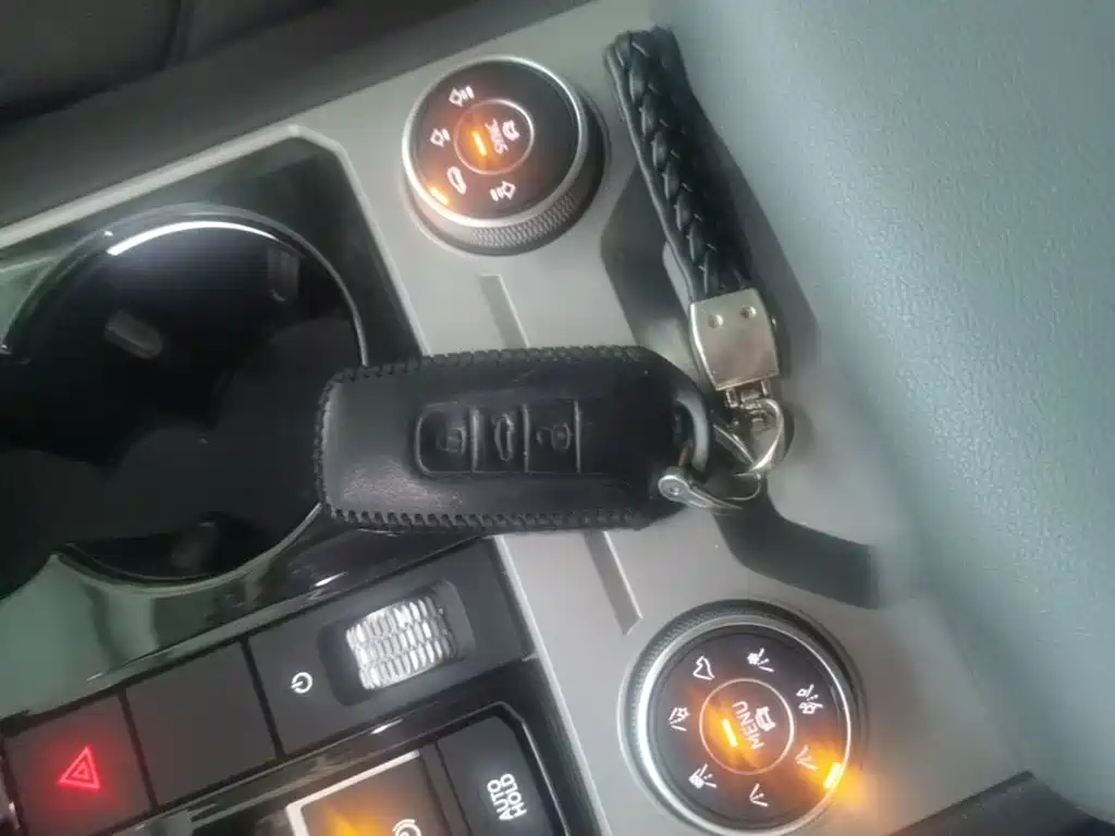 Volkswagen Touareg 2021 2.0TSI R-Line — фото 9