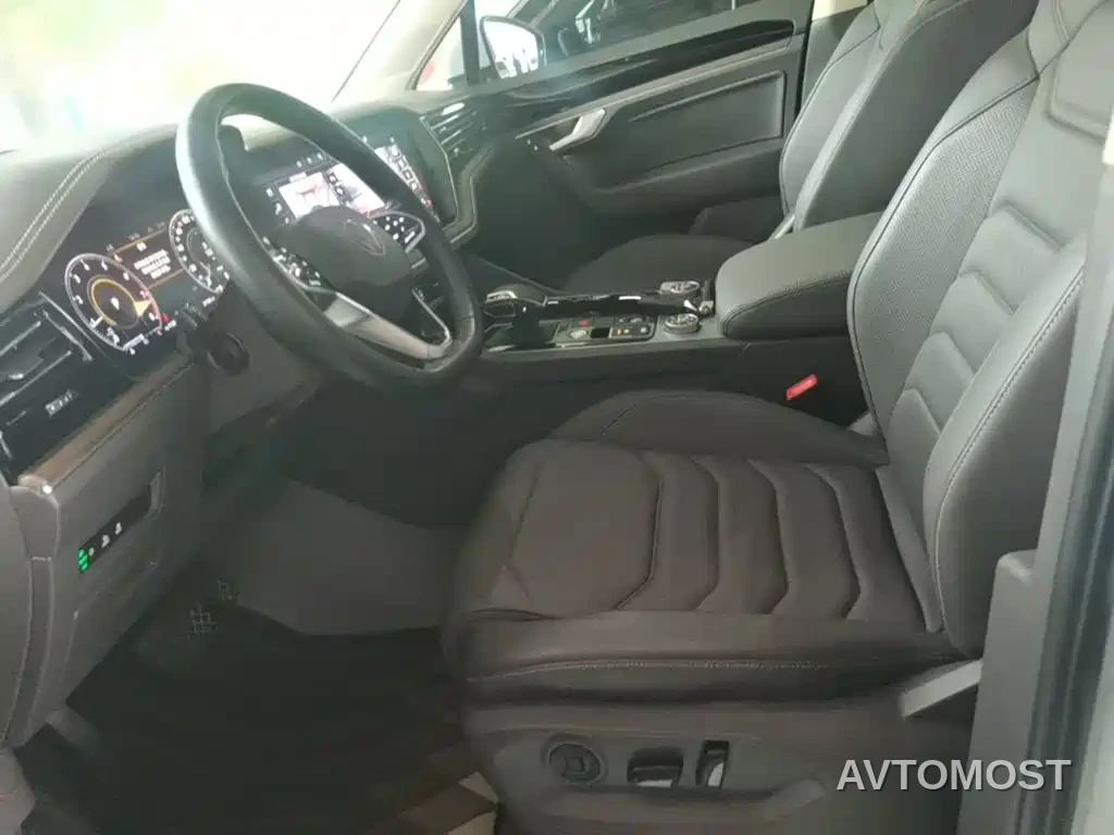 Volkswagen Touareg 2021 2.0TSI R-Line — фото 15