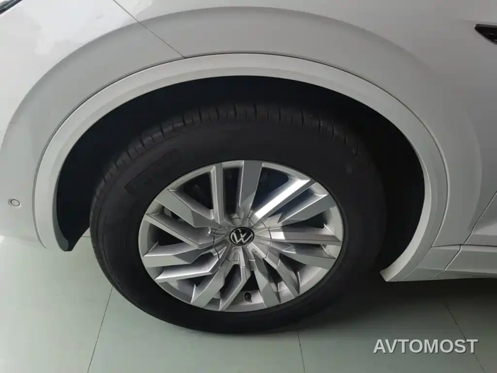 Volkswagen Touareg 2021 2.0TSI R-Line — фото 23