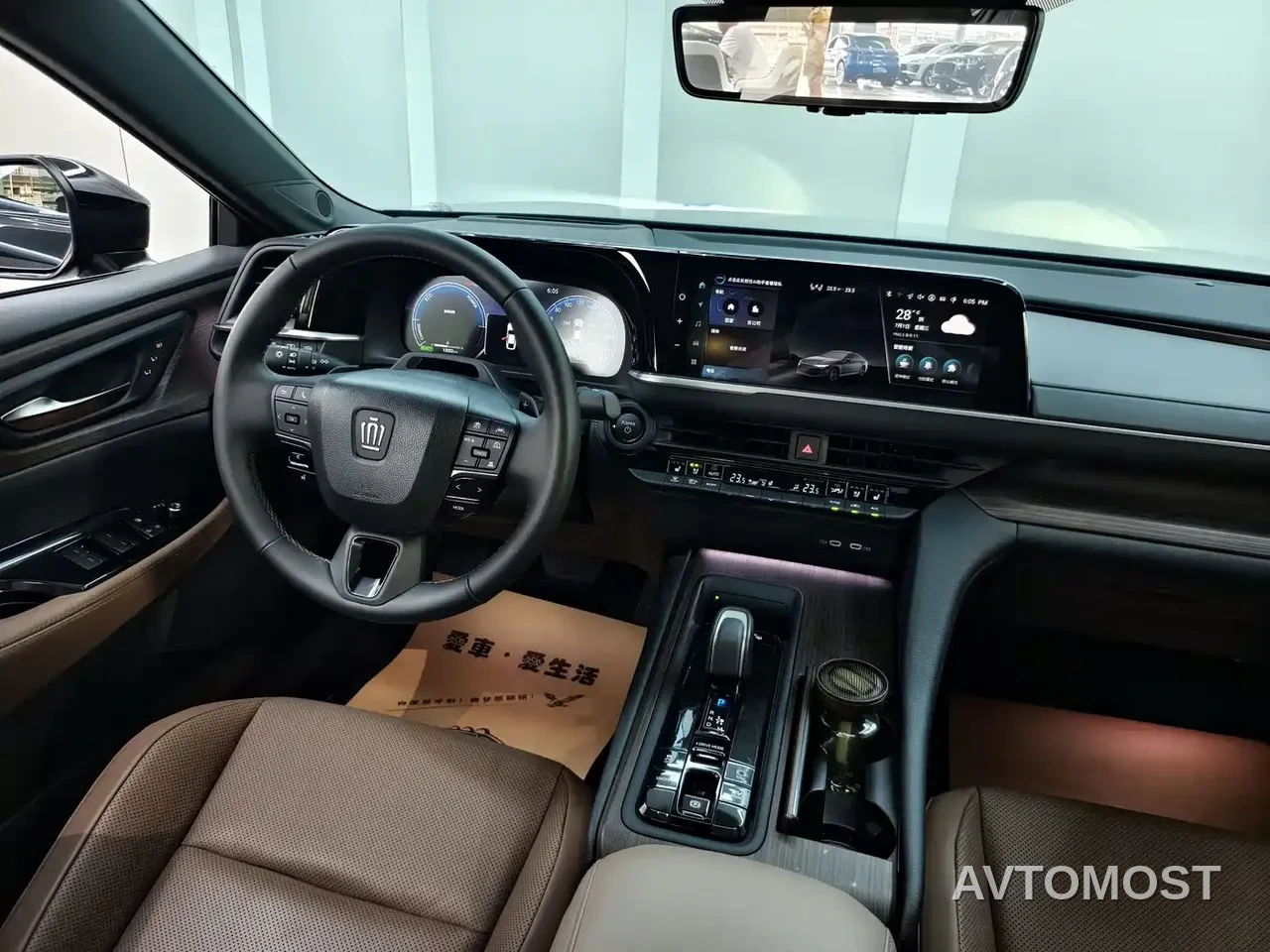 Toyota Crown (Import) 2024 2.5L Ultimate Edition — фото 6