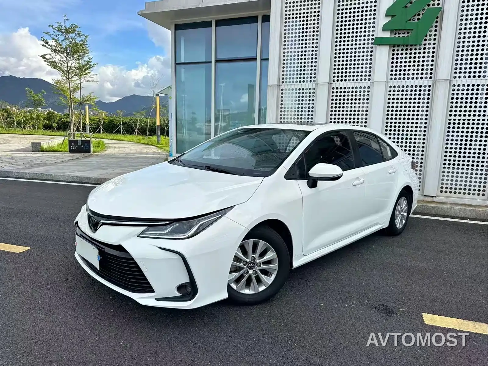 Toyota Corolla 2021 TNGA 1.5L CVT Elite Edition — фото 2