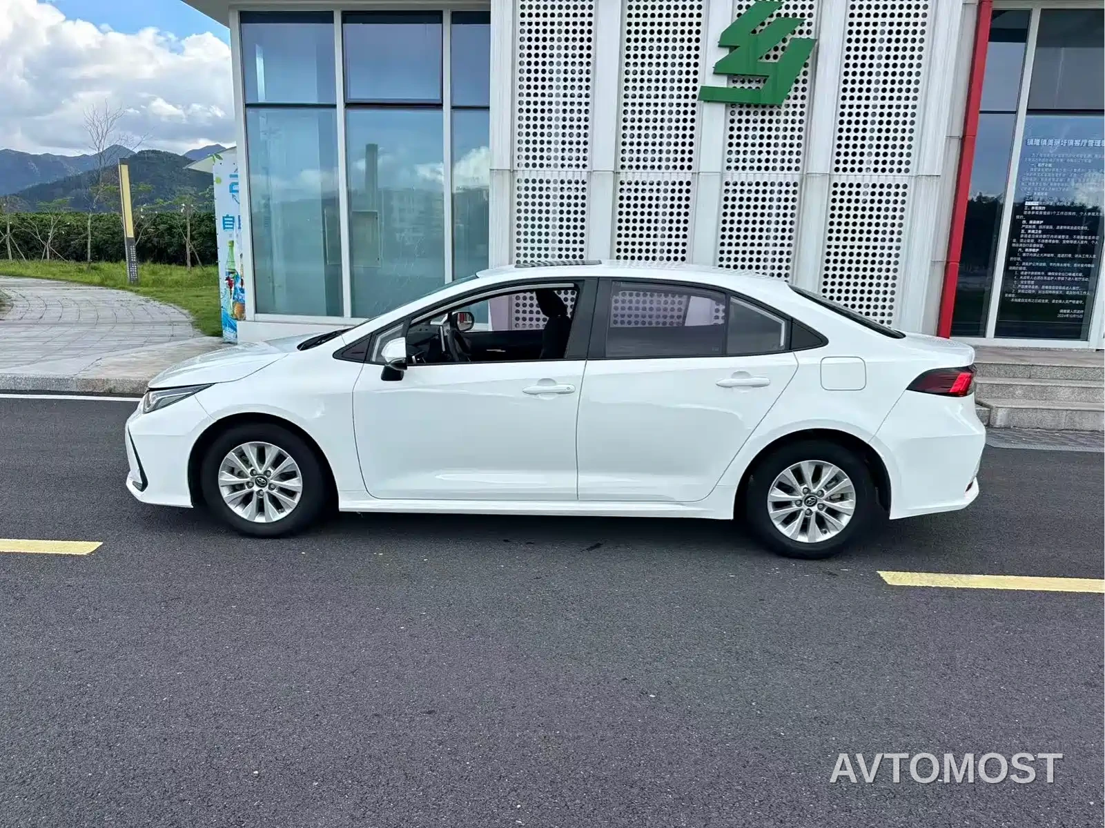 Toyota Corolla 2021 TNGA 1.5L CVT Elite Edition — фото 6