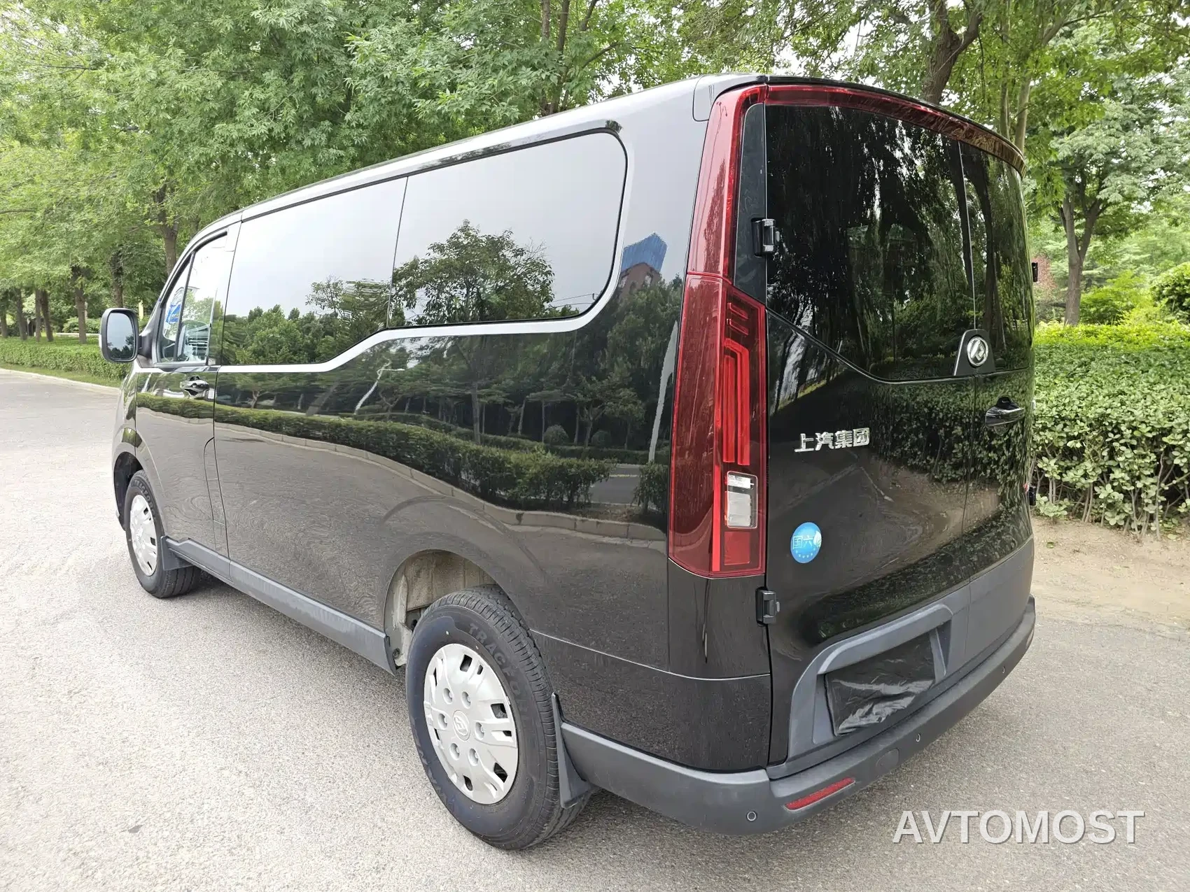 SAIC Maxus Xintu V70 2023 Model 2.0T Elite Edition Automatic Short Wheelbase Low Roof 5/6-Seater — фото 4