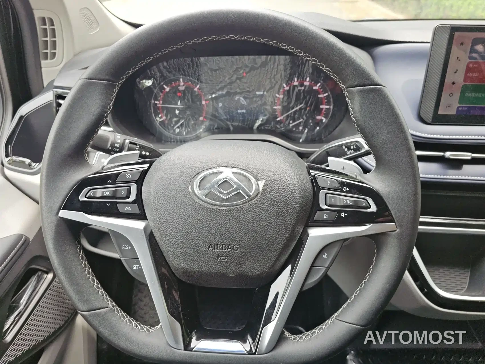 SAIC Maxus Xintu V70 2023 Model 2.0T Elite Edition Automatic Short Wheelbase Low Roof 5/6-Seater — фото 11
