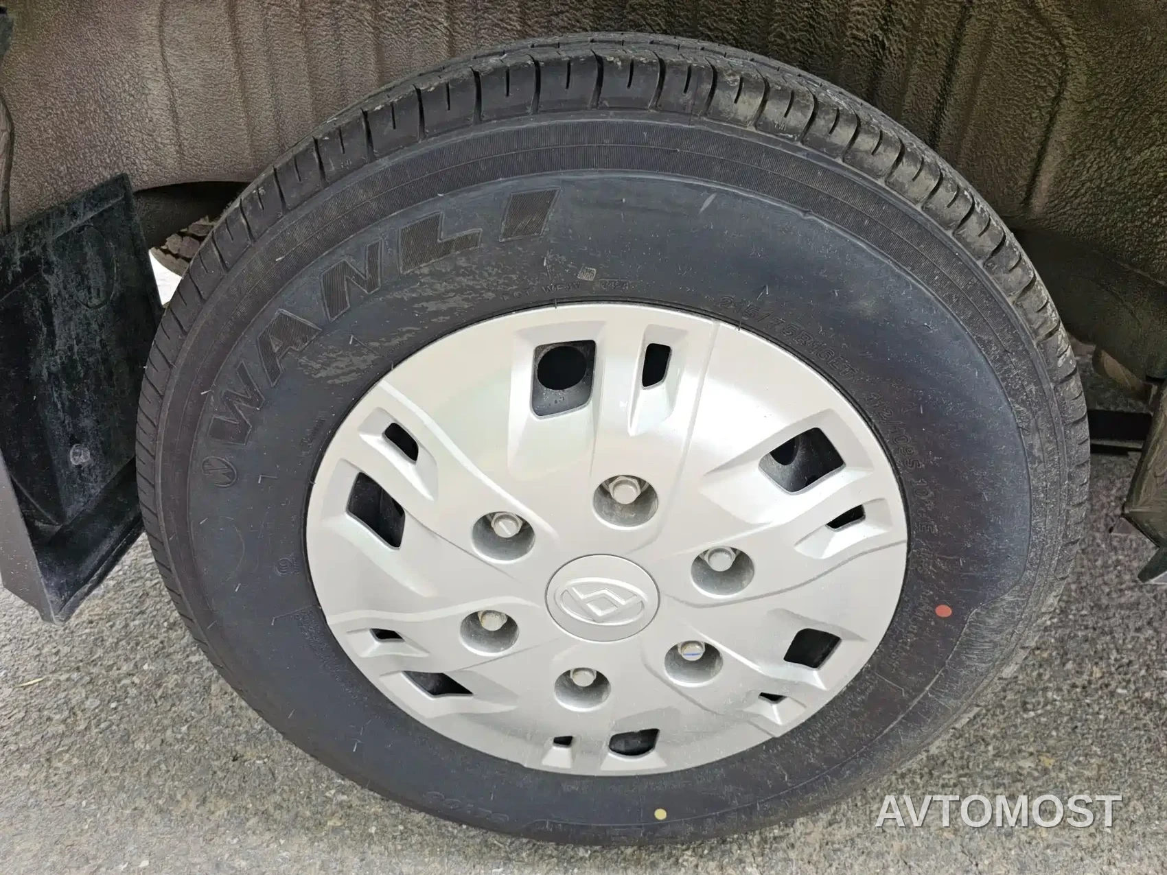 SAIC Maxus Xintu V70 2023 Model 2.0T Elite Edition Automatic Short Wheelbase Low Roof 5/6-Seater — фото 14