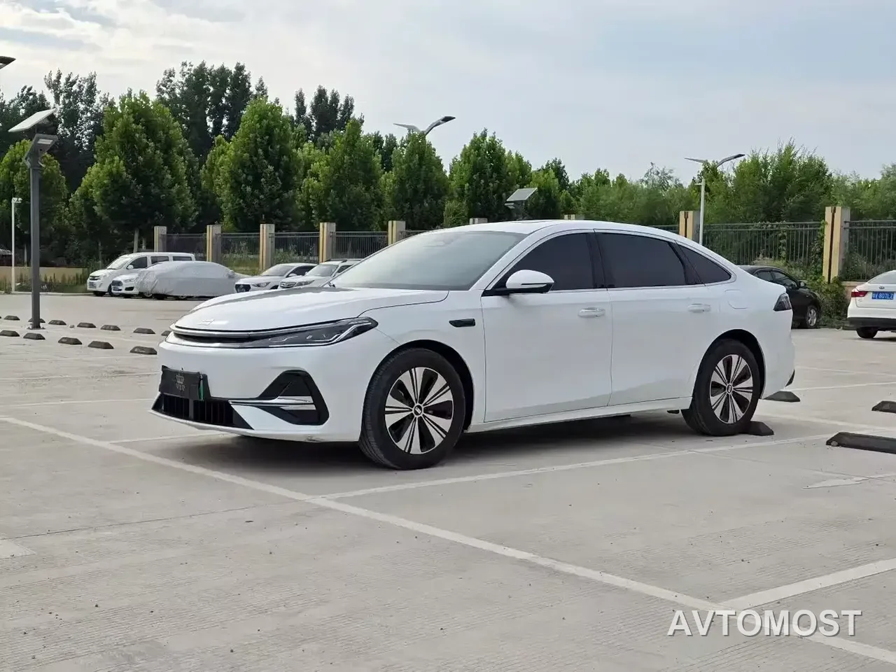 Geely Galaxy A7 2025 EM-i 150km Long Voyage Edition — фото 1