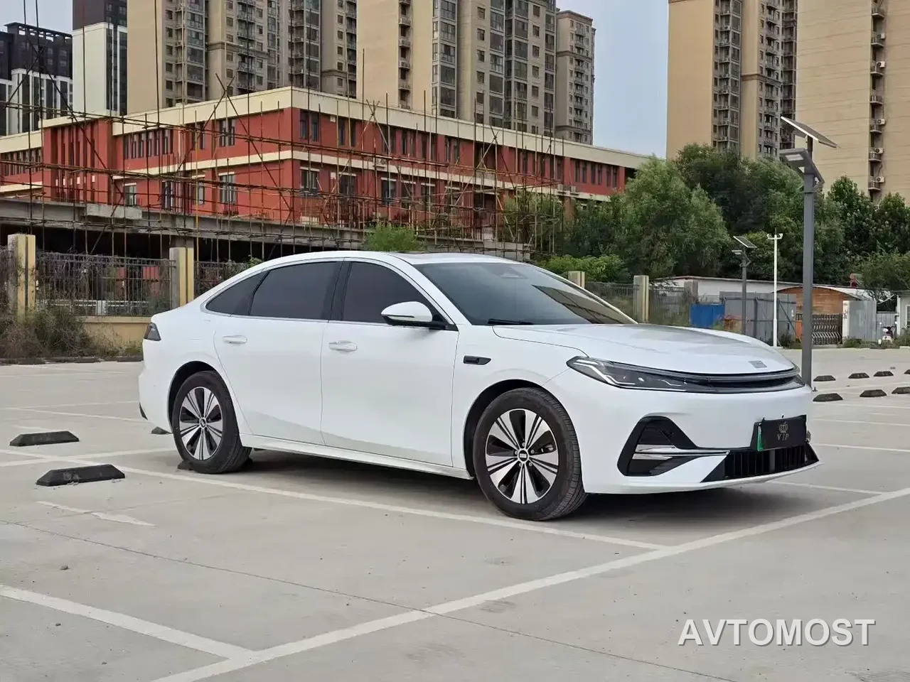 Geely Galaxy A7 2025 EM-i 150km Long Voyage Edition — фото 3