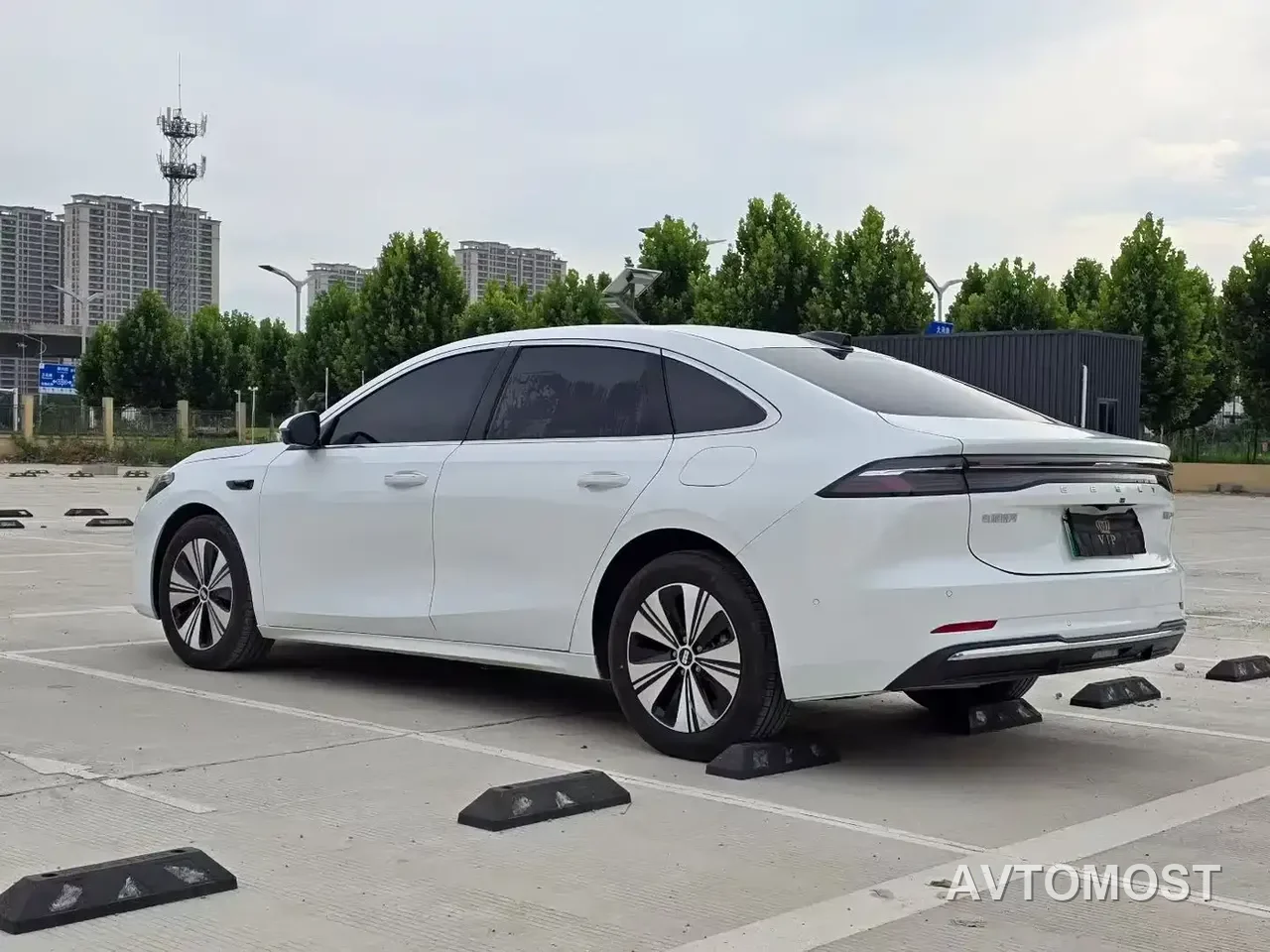 Geely Galaxy A7 2025 EM-i 150km Long Voyage Edition — фото 6