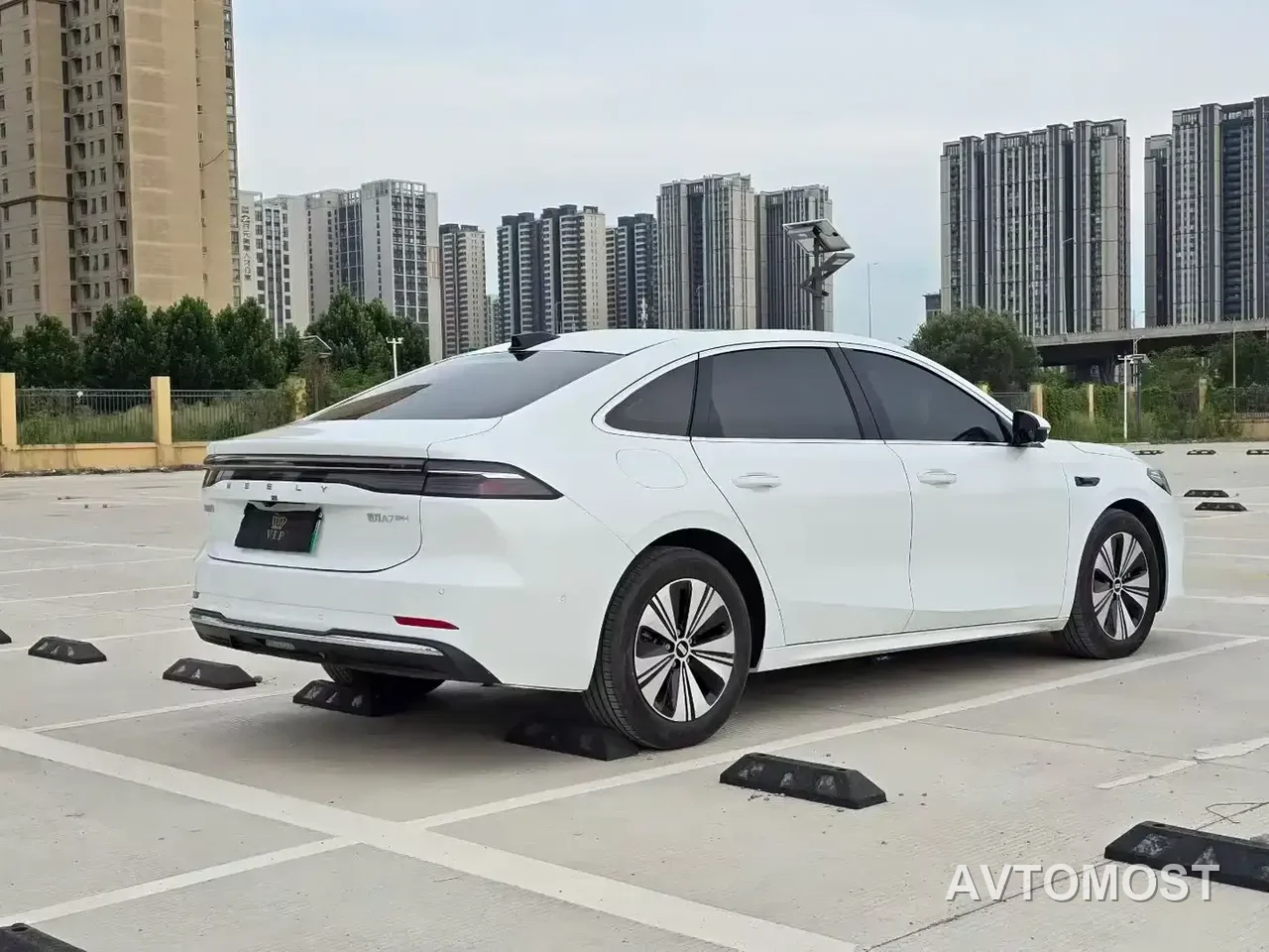 Geely Galaxy A7 2025 EM-i 150km Long Voyage Edition — фото 8