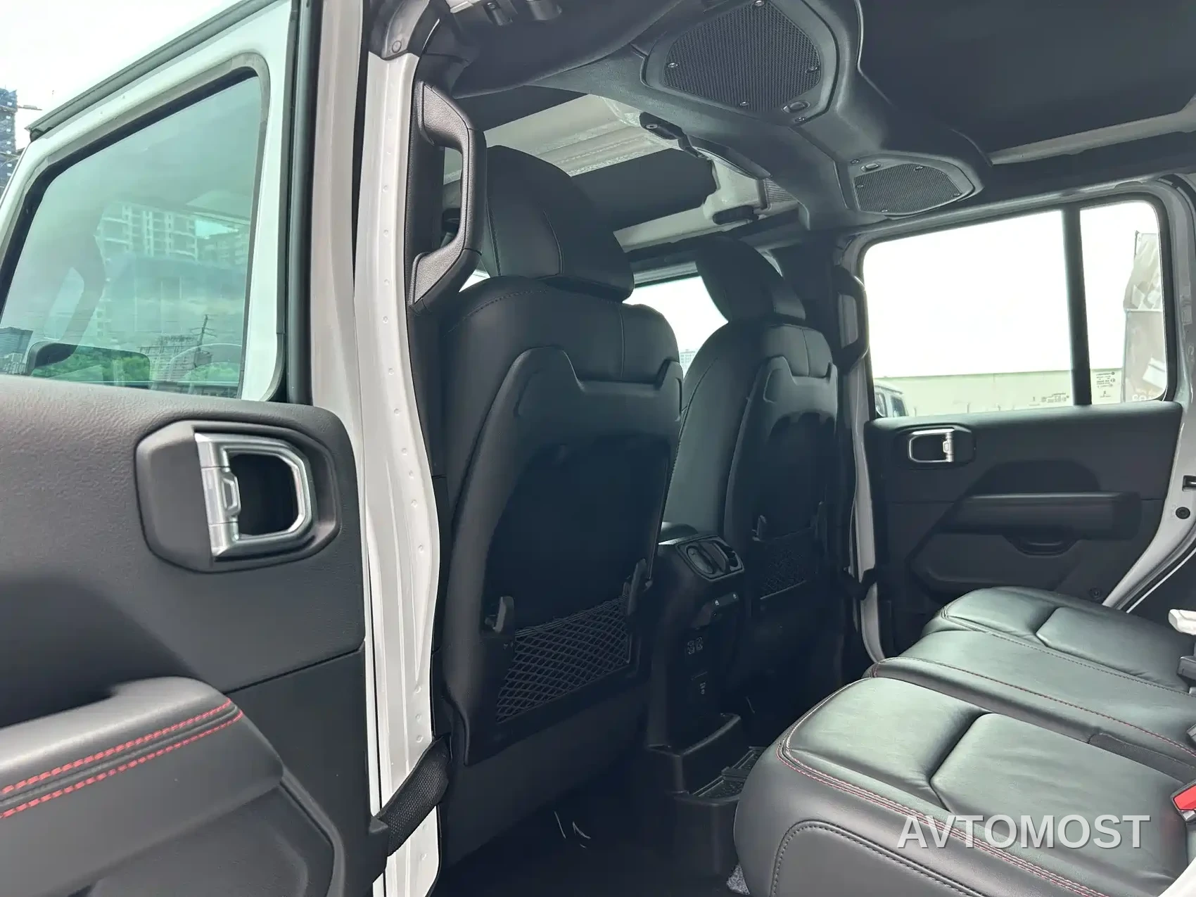 Jeep Wrangler 2024 2.0T Rubicon 4-door — фото 6