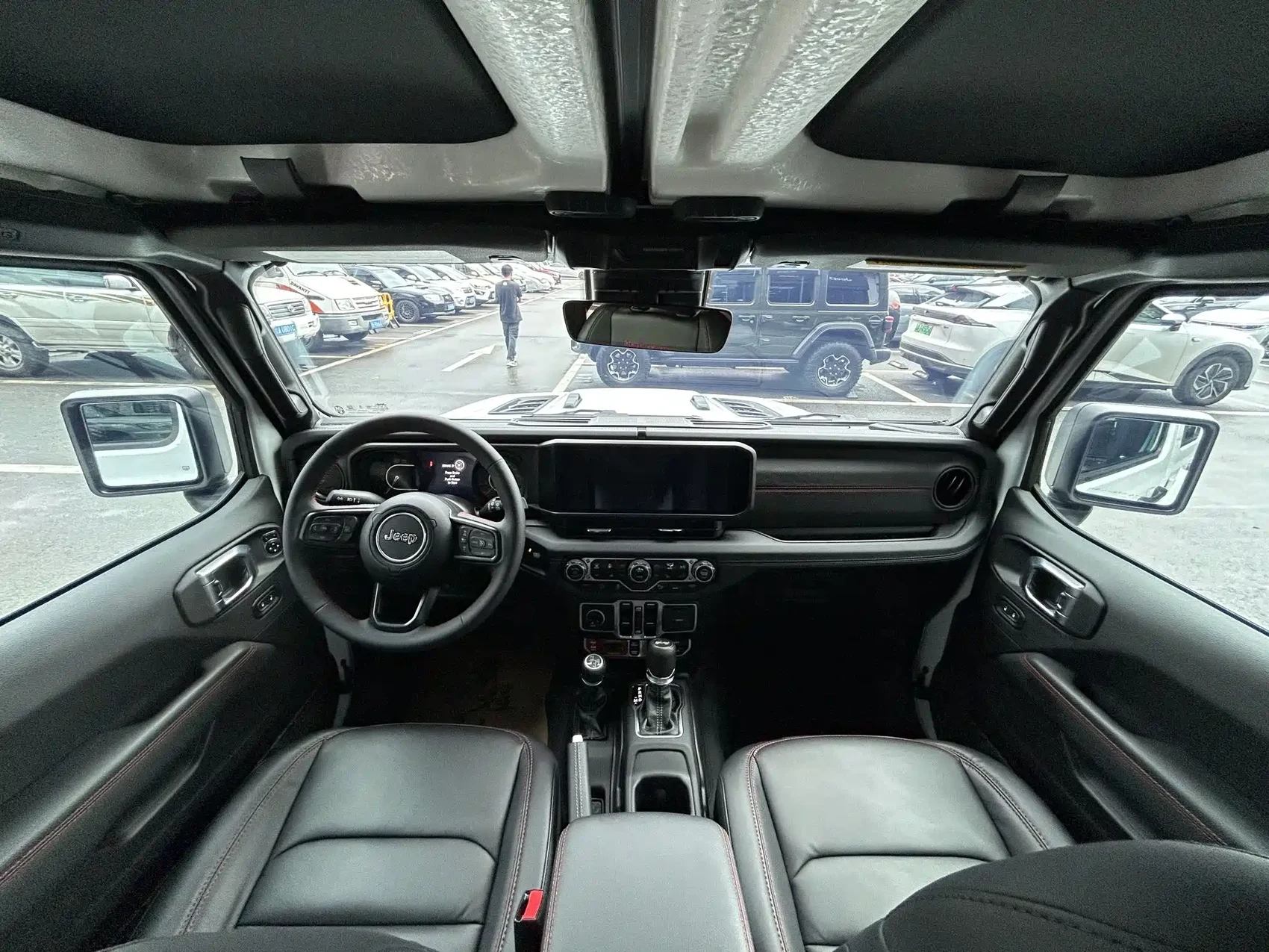 Jeep Wrangler 2024 2.0T Rubicon 4-door — фото 7