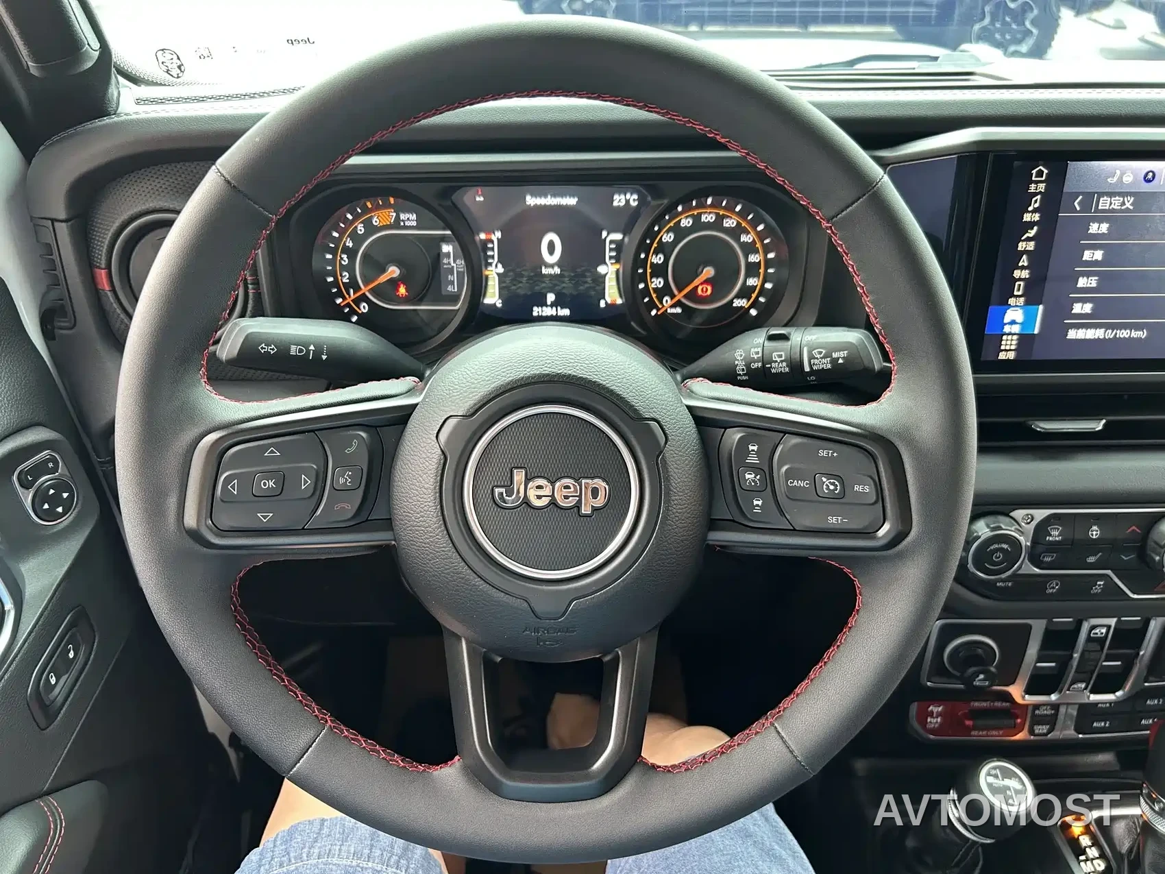 Jeep Wrangler 2024 2.0T Rubicon 4-door — фото 11