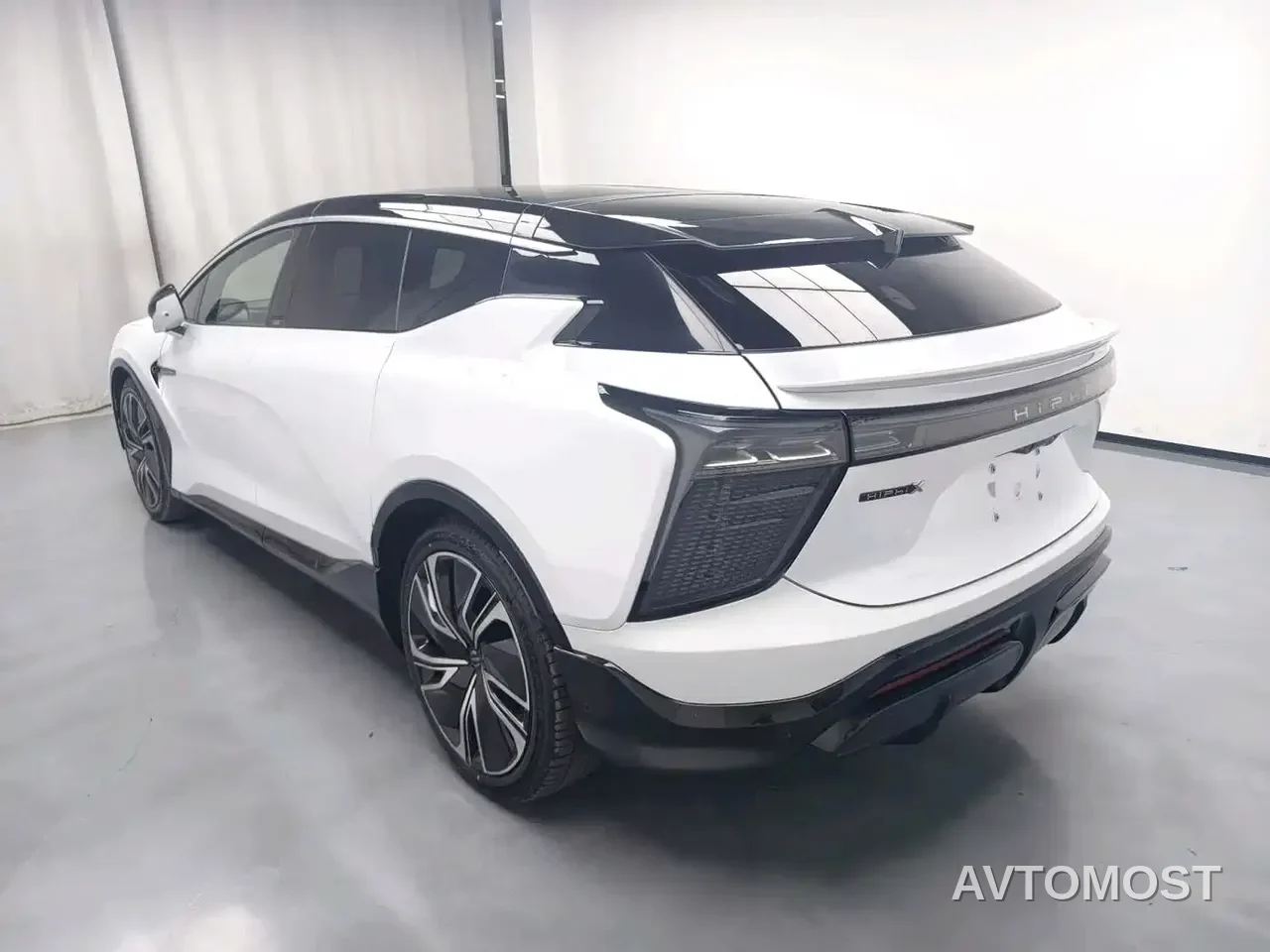 HiPhi X 2021 Performance Edition 6-Seater — фото 13