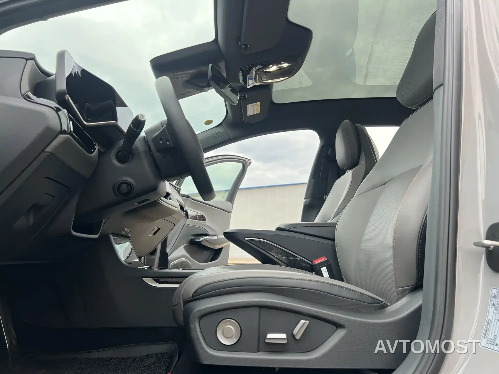 Hongqi EH7 2025 640 AWD Smart Selection Edition — фото 4