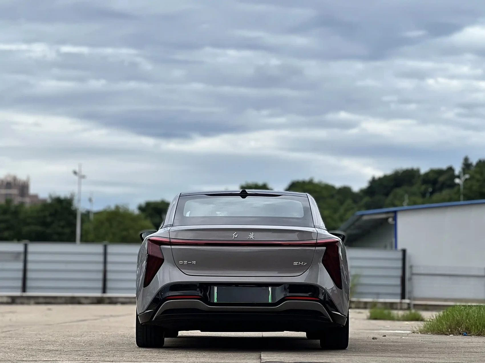Hongqi EH7 2025 640 AWD Smart Selection Edition — фото 8