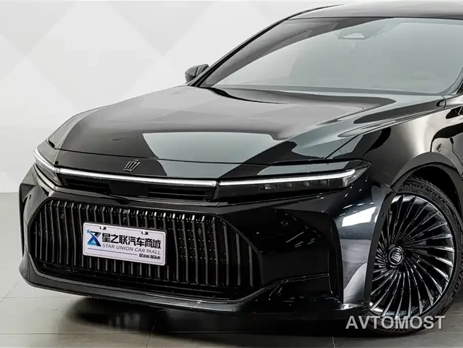 Toyota Crown (Import) 2024 2.5L Ultimate Edition — фото 2