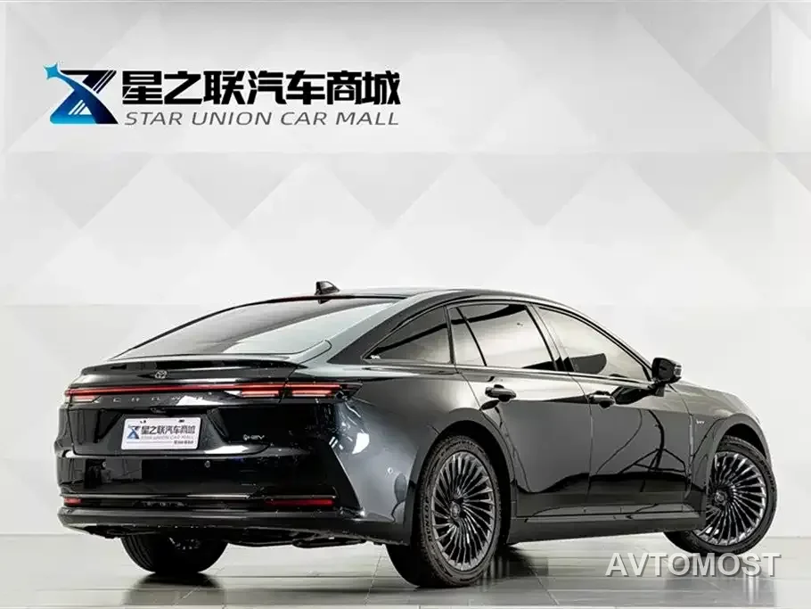 Toyota Crown (Import) 2024 2.5L Ultimate Edition — фото 6
