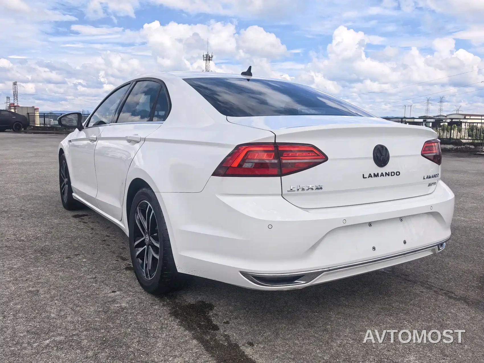 Volkswagen Lamando 2021 Facelift 280TSI DSG Comfort Edition — фото 6