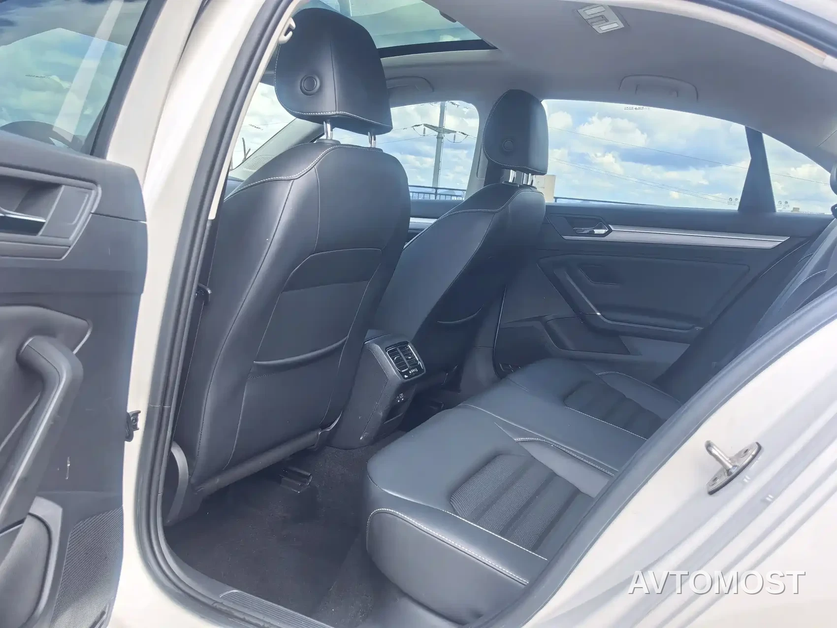 Volkswagen Lamando 2021 Facelift 280TSI DSG Comfort Edition — фото 8