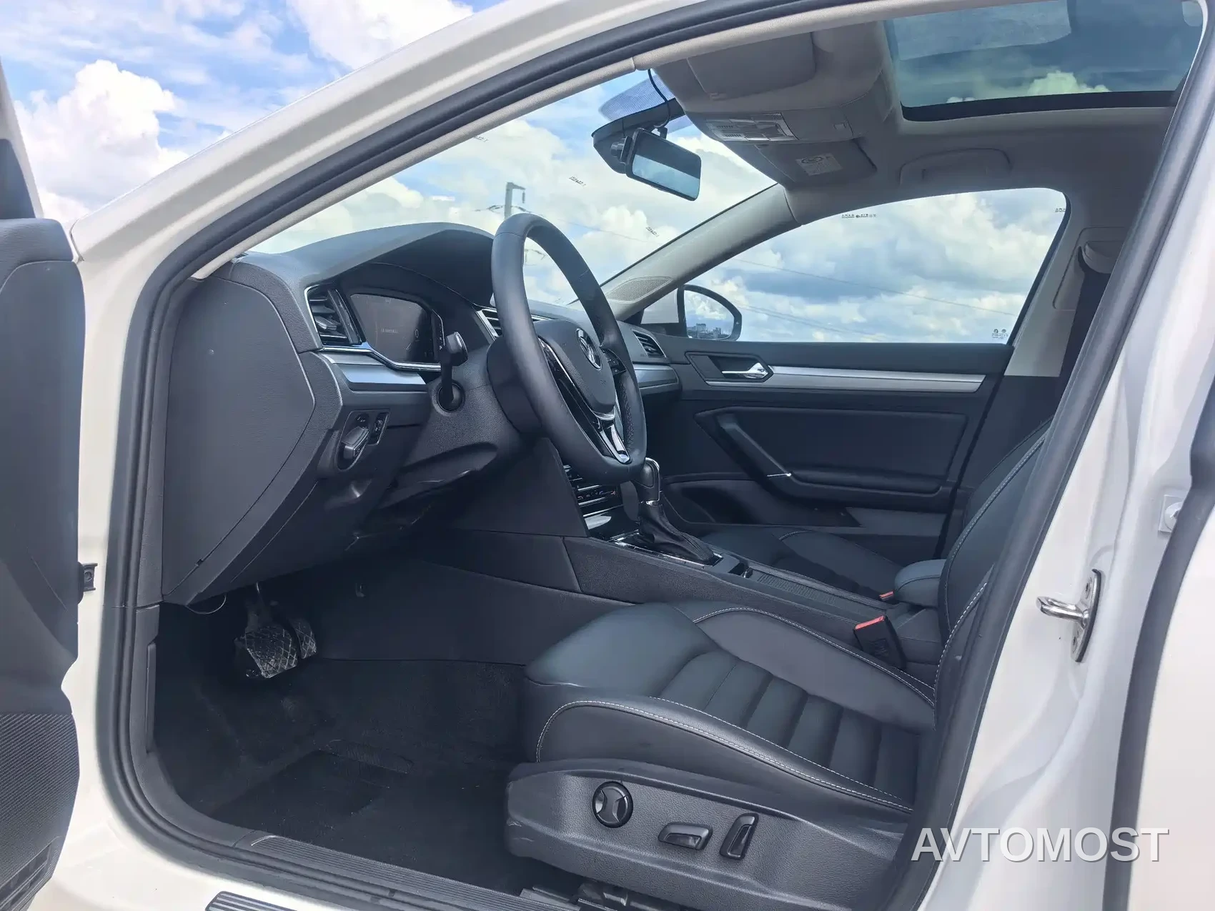 Volkswagen Lamando 2021 Facelift 280TSI DSG Comfort Edition — фото 9