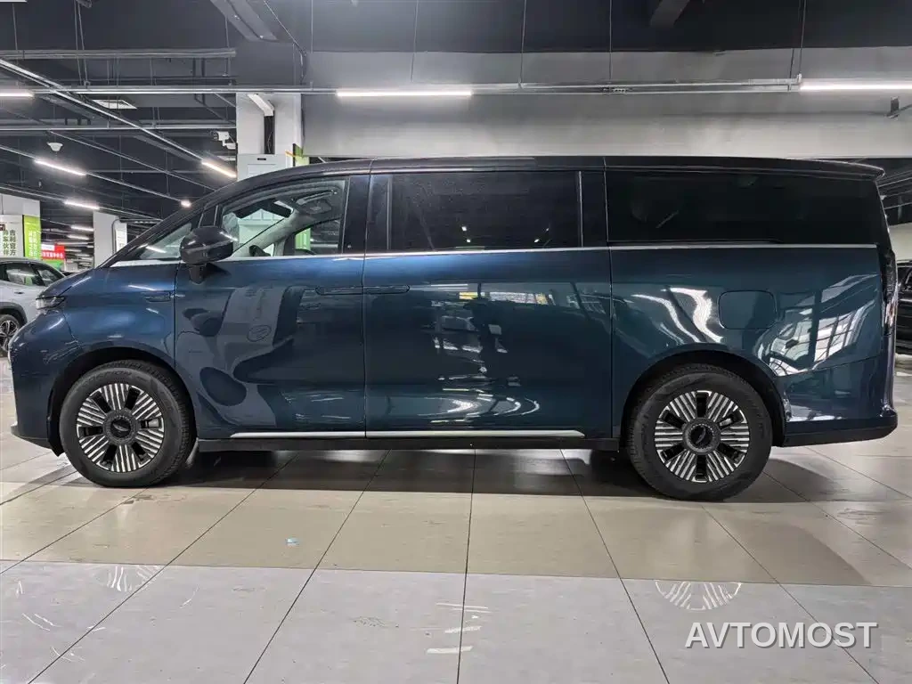 Geely Galaxy Yizhen L380 2024 116kWh 6-Seater 2WD Pro — фото 3
