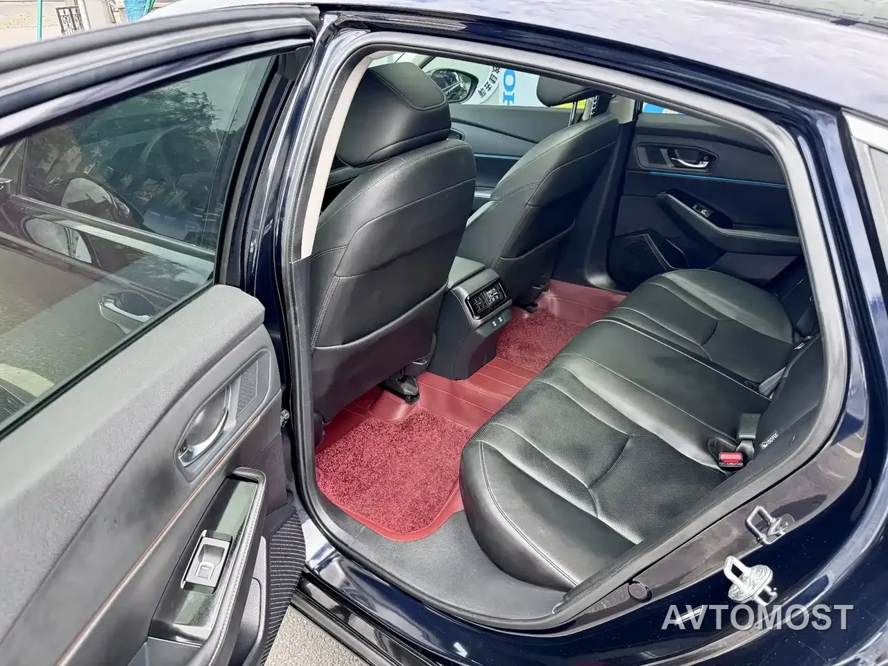 Honda Accord New Energy 2023 2.0L e:PHEV Premium Edition — фото 11
