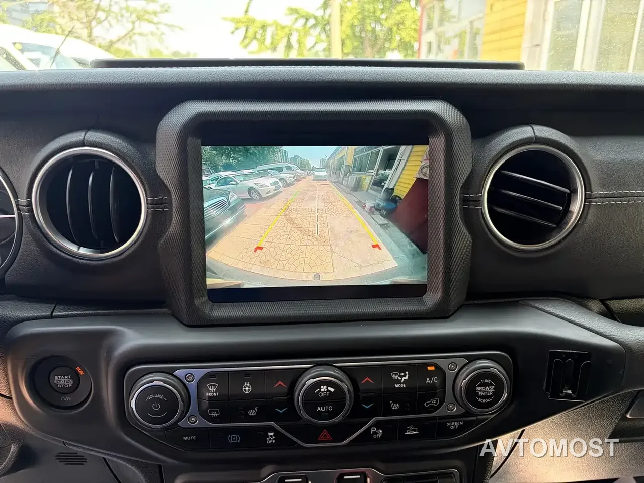 Jeep Wrangler 4xe 2021 4-Door 2.0T 4xe Sahara — фото 13