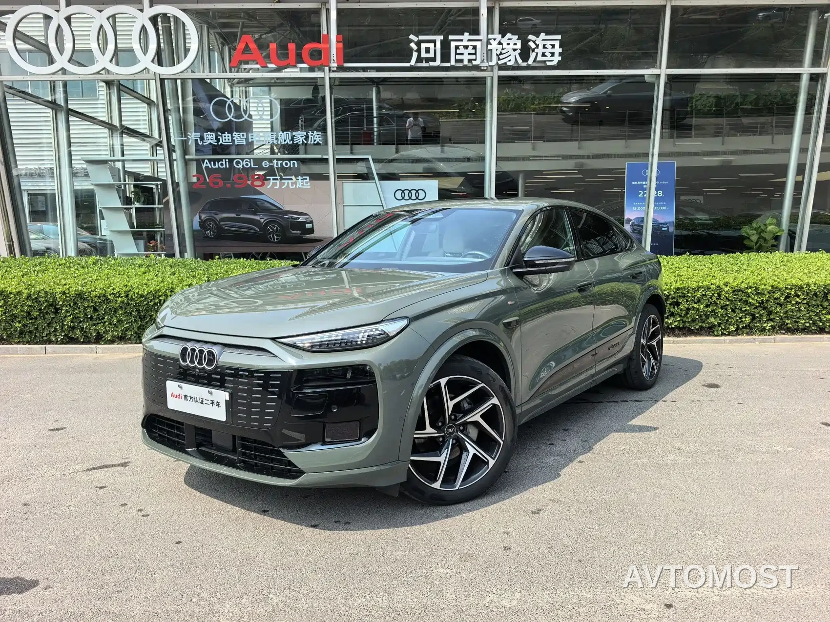 Audi Q6L Sportback e-tron 2025 Pioneer Navigation Edition — фото 1