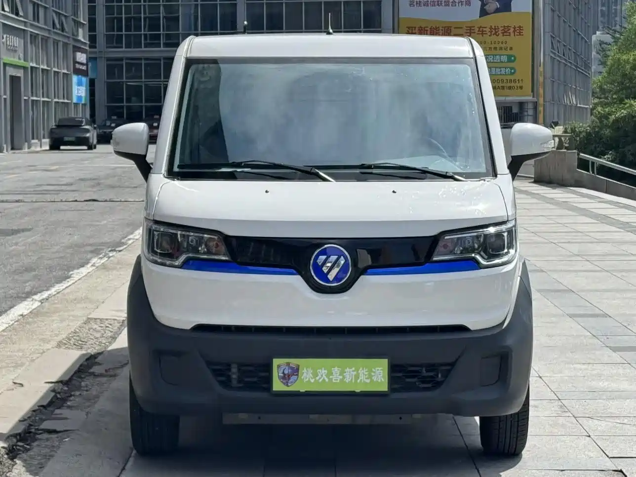 Foton Qianduoduo 2024 Model Van Flat Roof 2 Seats EVE Energy 41.86kWh — фото 2