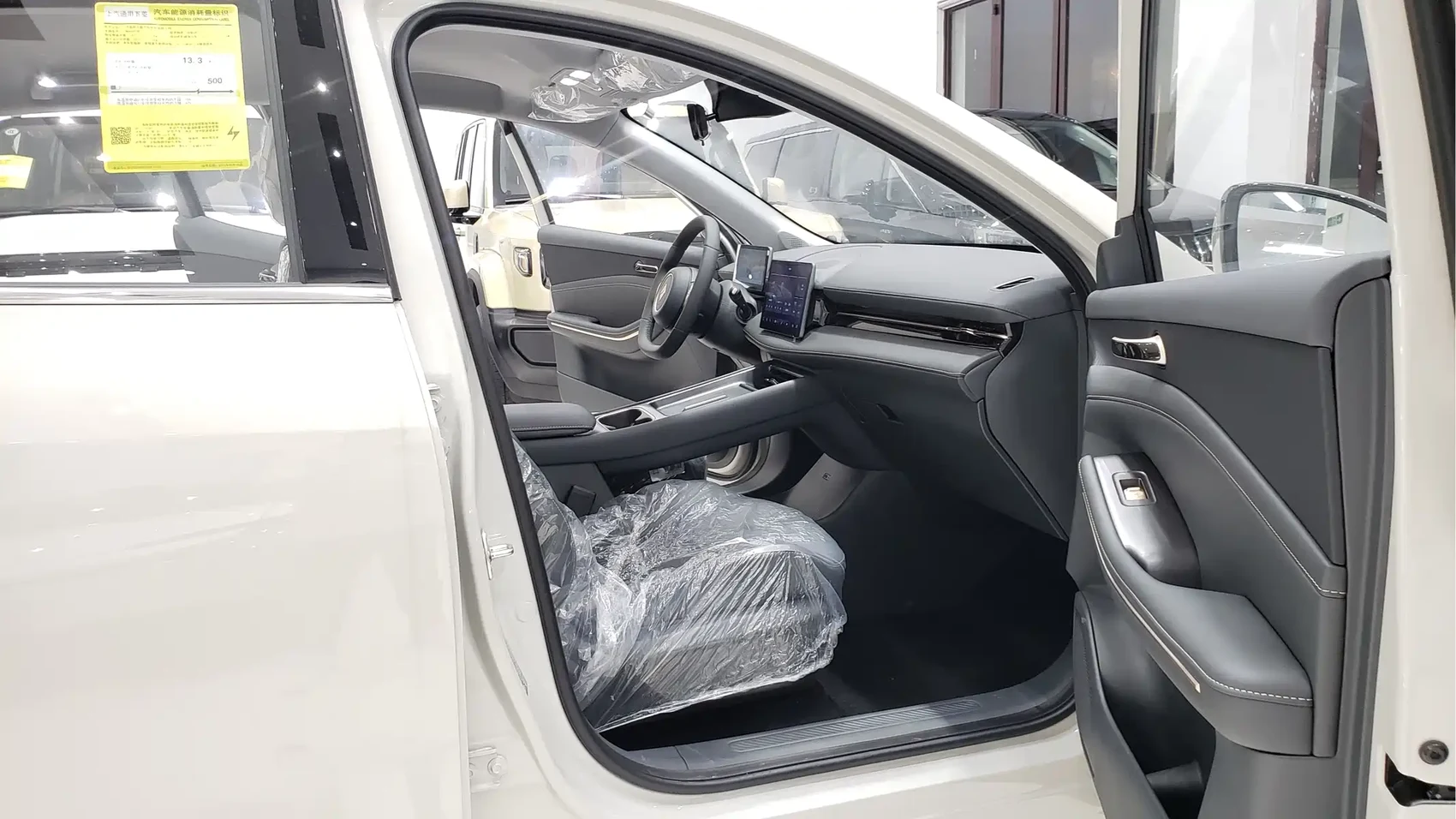 Baojun E6 2026 Model 500km Enjoy Edition — фото 6