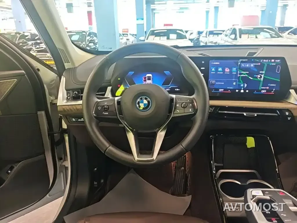 BMW iX1 2023 xDrive30L M Sport Package — фото 10