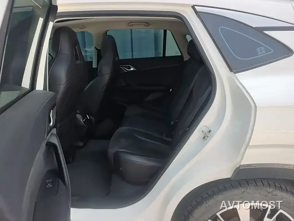 Roewe D5X DMH 2024 135 Flagship Edition — фото 15