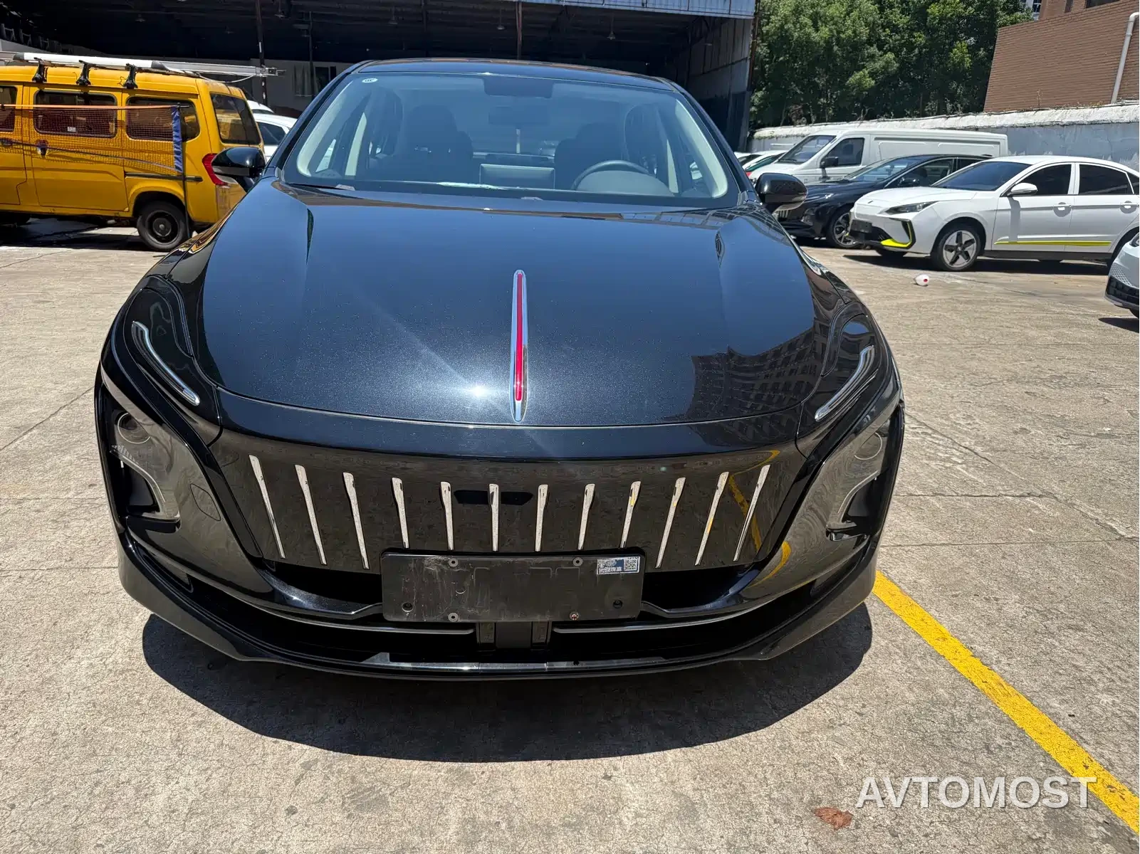 Hongqi E-QM5 2022 431km Charging Enjoyment Edition — фото 2