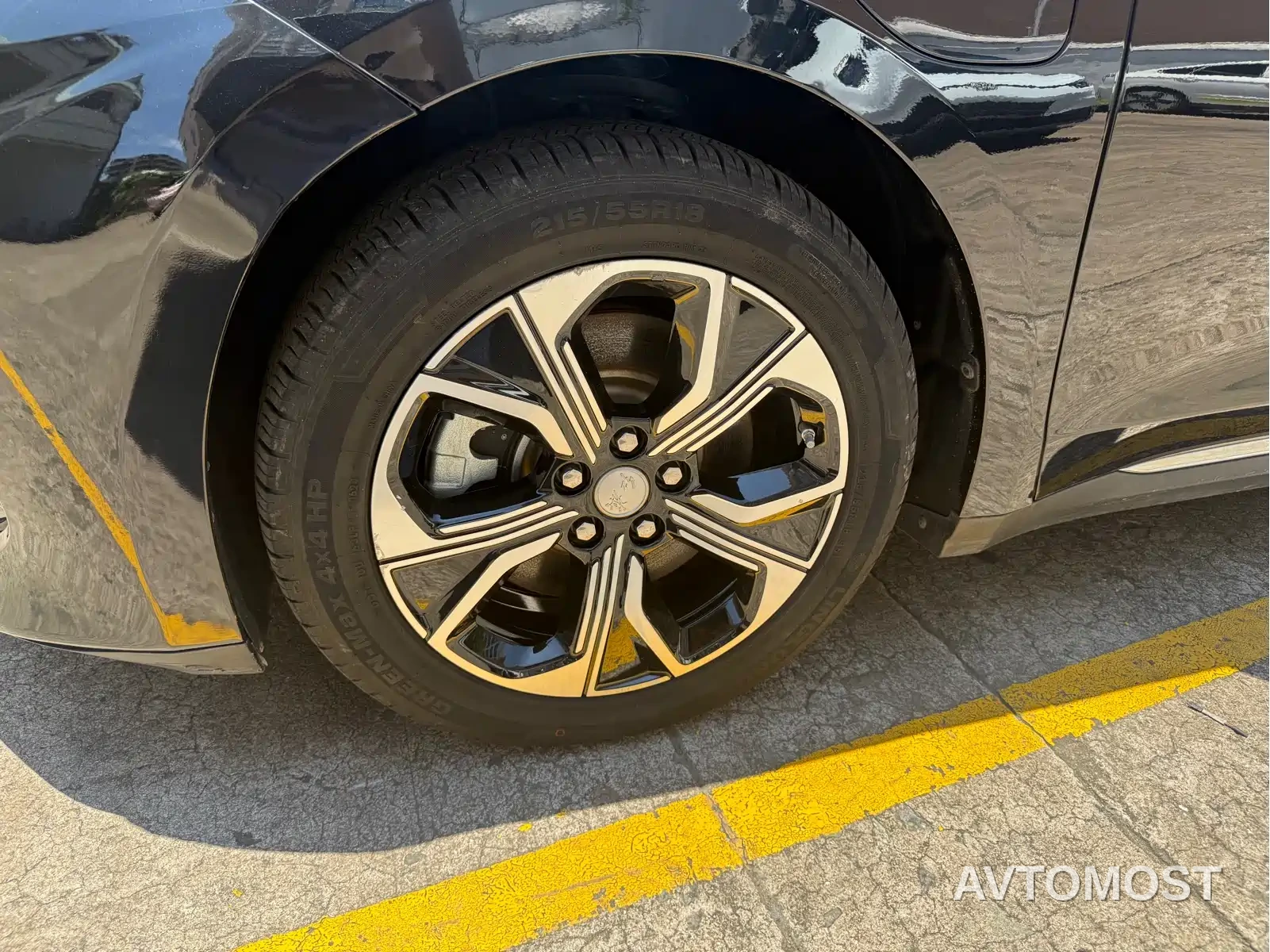 Hongqi E-QM5 2022 431km Charging Enjoyment Edition — фото 7